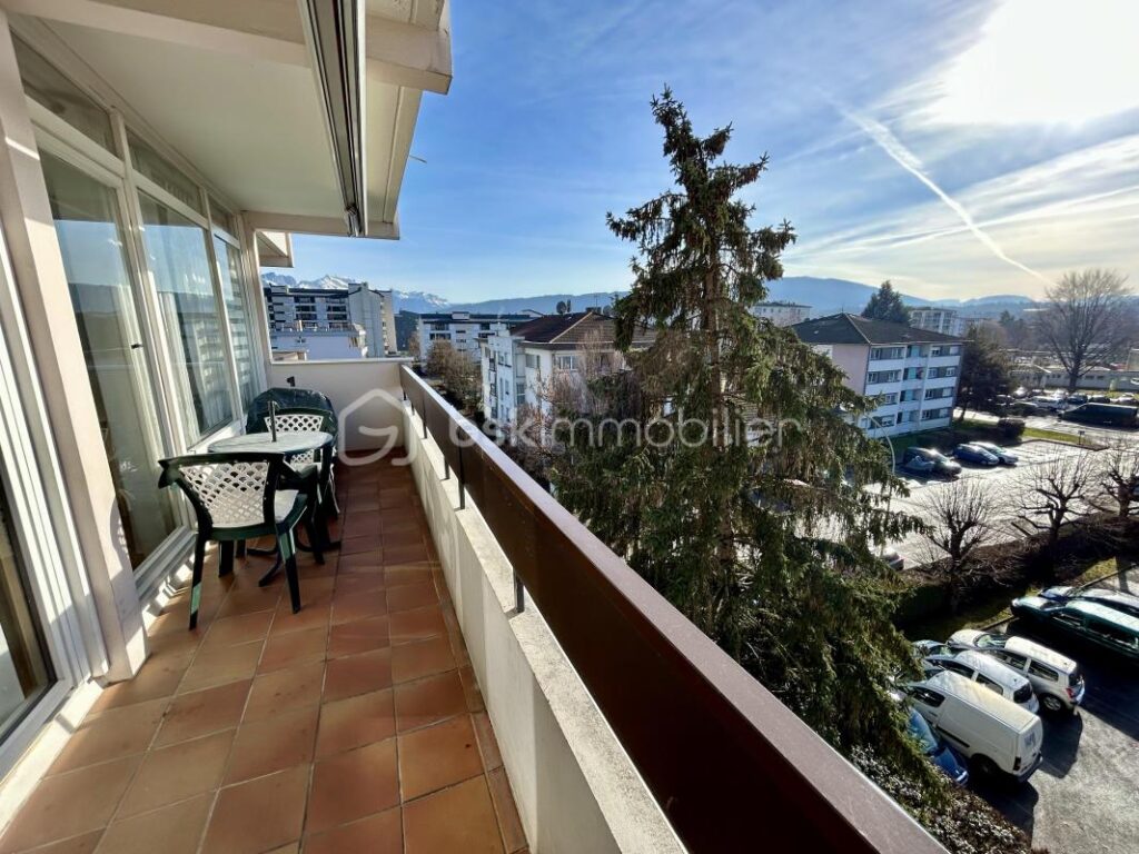 Appartement T4 de 77m2 proche Annecy – 4 pièces – 2 chambres – 77 m²