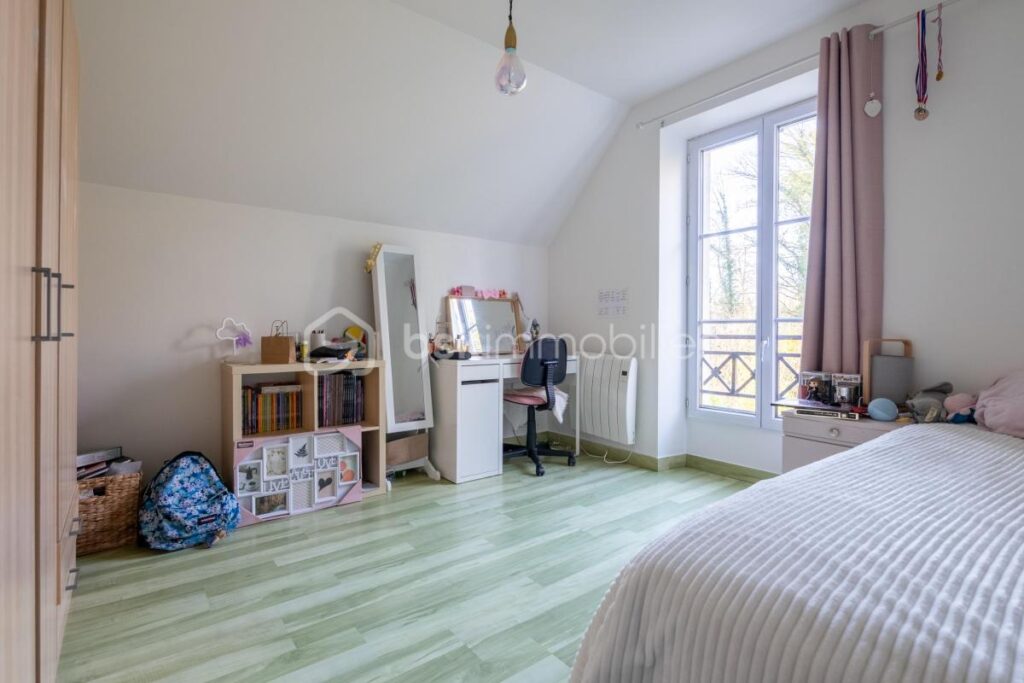 🏡 Charme de la meulière et confort contemporain à Rubelles – 6 pièces – 3 chambres – 125 m²