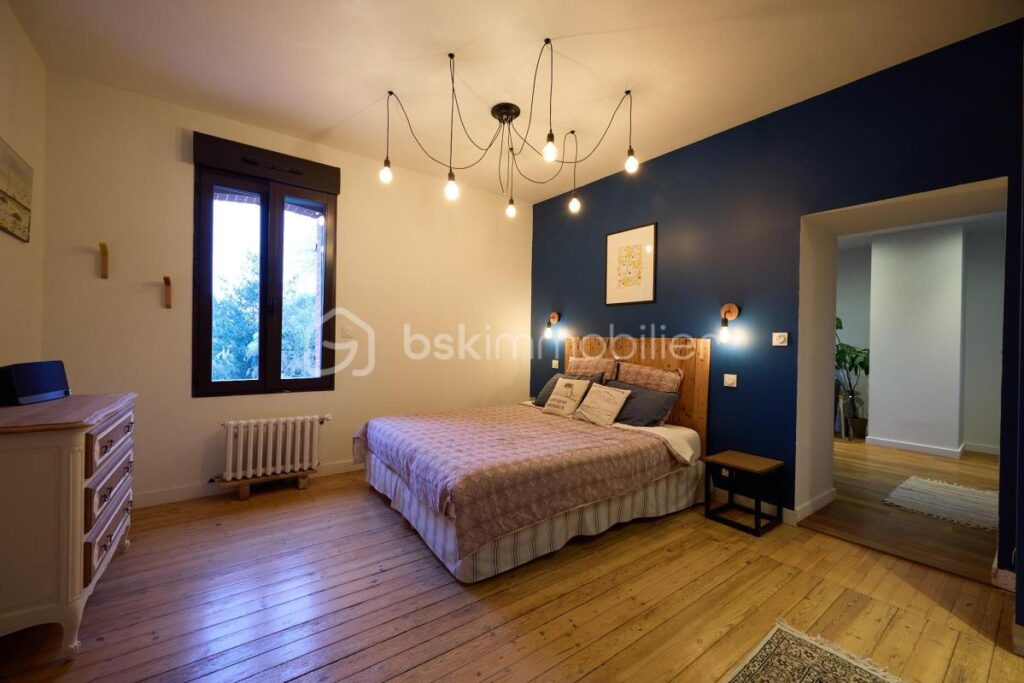 Demeure de caractère en plein cœur de ville et à deux pas des plages – 8 pièces – 6 chambres – 259 m²