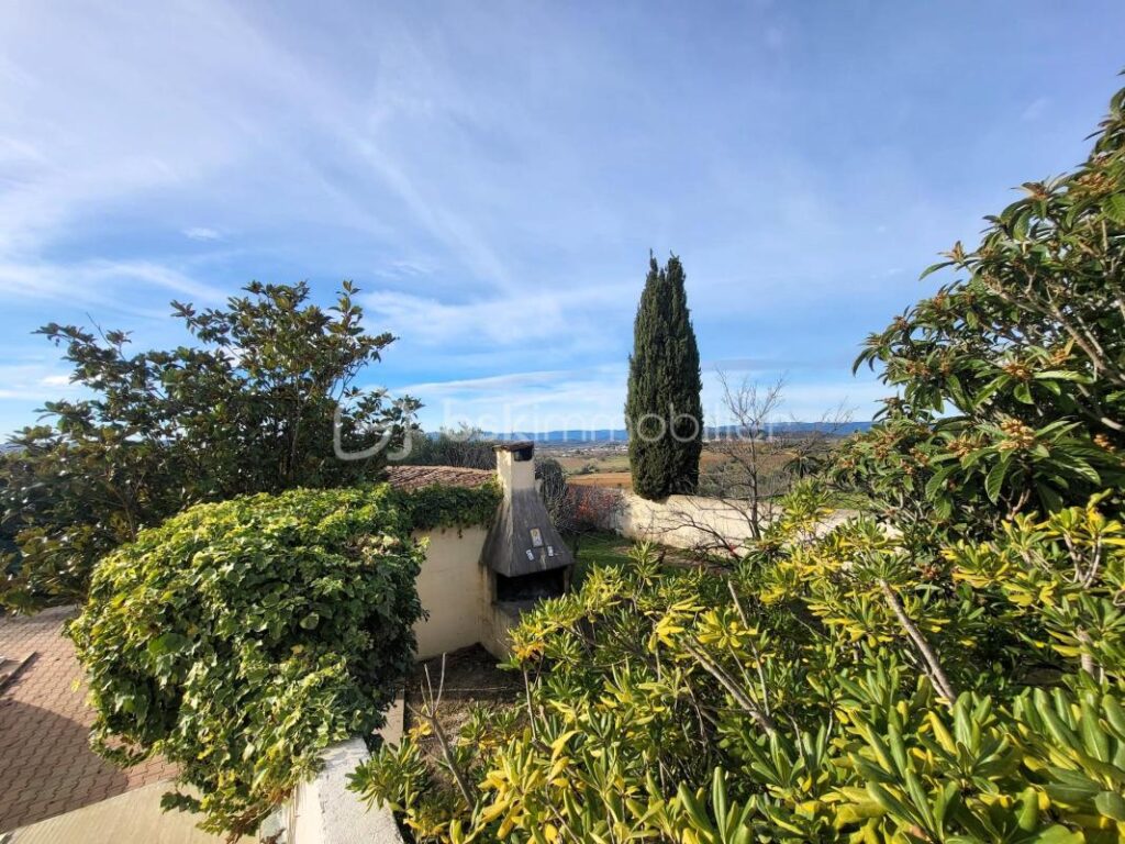 Thézan-Lès-Béziers – Villa 4 faces – piscine – jardin – vue dégagée – 6 pièces – 4 chambres – 157 m²