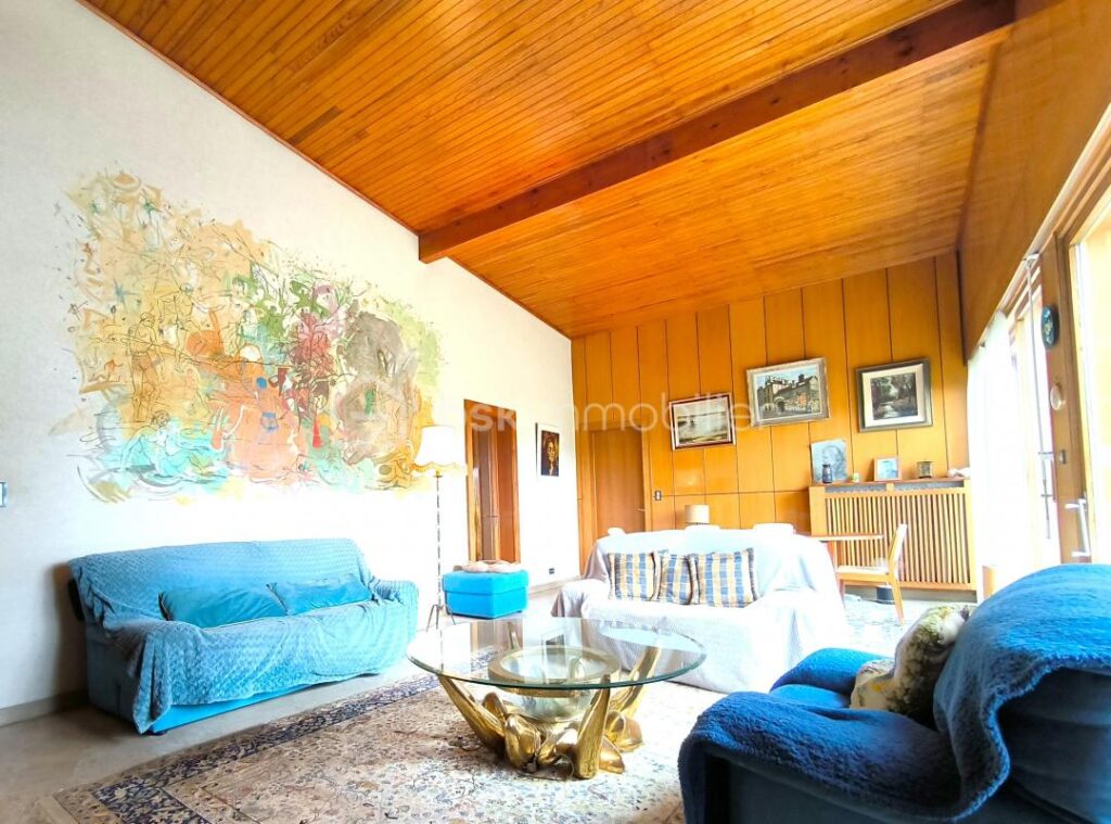 MAISON D’ARCHITECTE DE 361m2 – 8 pièces – 5 chambres – 361 m²