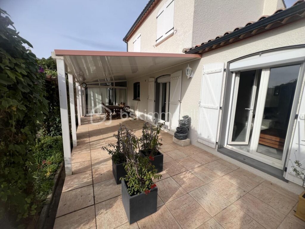 Découvrez le confort d&rsquo;une maison traditionnelle sans mitoyenneté à Thézan-lès-Béziers – 6 pièces – 5 chambres – 150 m²