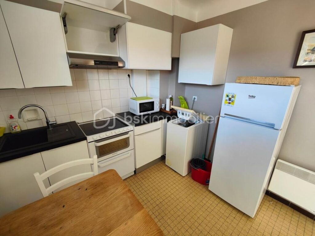 Hyper centre de la station thermale*** Résidence sécurisée*** 3ème étage avec ascenseur*** – 2 pièces – 1 chambre – 32 m²