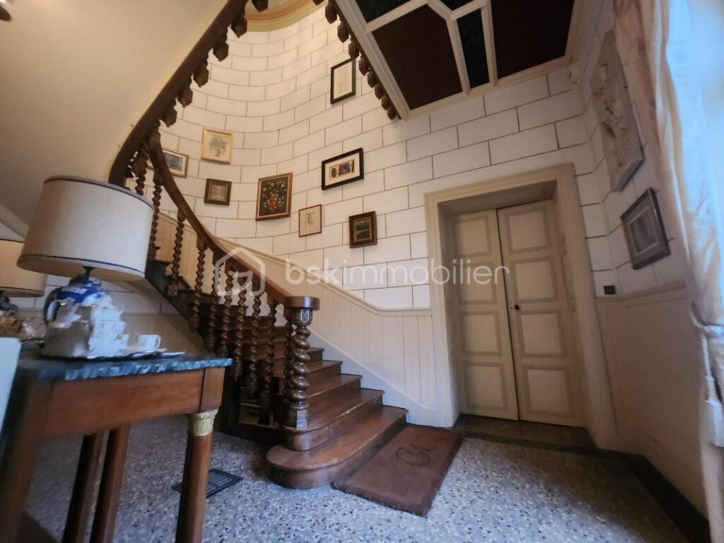 Magnifique Chateau du XIX éme , dépendances, Maison de gardien/gite, parc arboré de 9,5 hectares – 15 pièces – 8 chambres – 632 m²