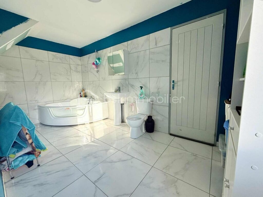 Maison à rénover 4-5 Chambres avec Jardin – 7 pièces – 4 chambres – 147 m²