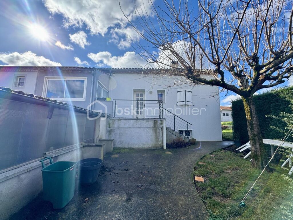 Maison 79m2 – 2 chambres – Sous-sol complet – terrain 706m2 – 4 pièces – 2 chambres – 79 m²