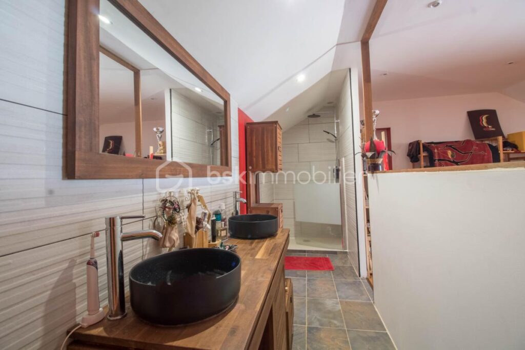 Villa F5 avec Vue Mer, Piscine et Gîte Indépendant – Saint-Joseph (97480) – 7 pièces – 5 chambres – 210 m²