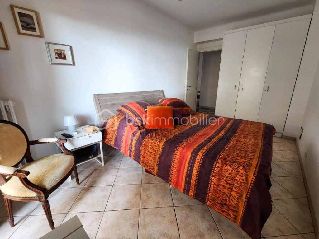 Appartement 3 pièces avec balcon • vue mer • 30m des plages – 3 pièces – 2 chambres – 70 m²