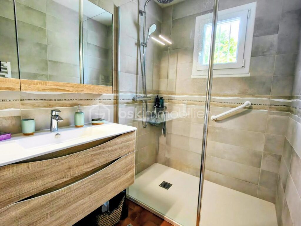 Maison familiale 4/5ch au calme avec jardin arboré vue sur la plaine – 7 pièces – 4 chambres – 113 m²