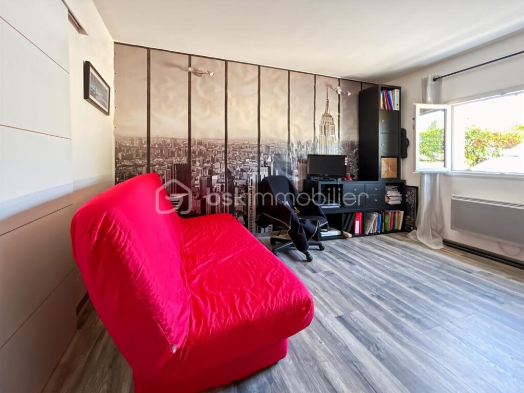 Maison 6 pièces de 179m2 à Nailly – 6 pièces – 5 chambres – 179 m²