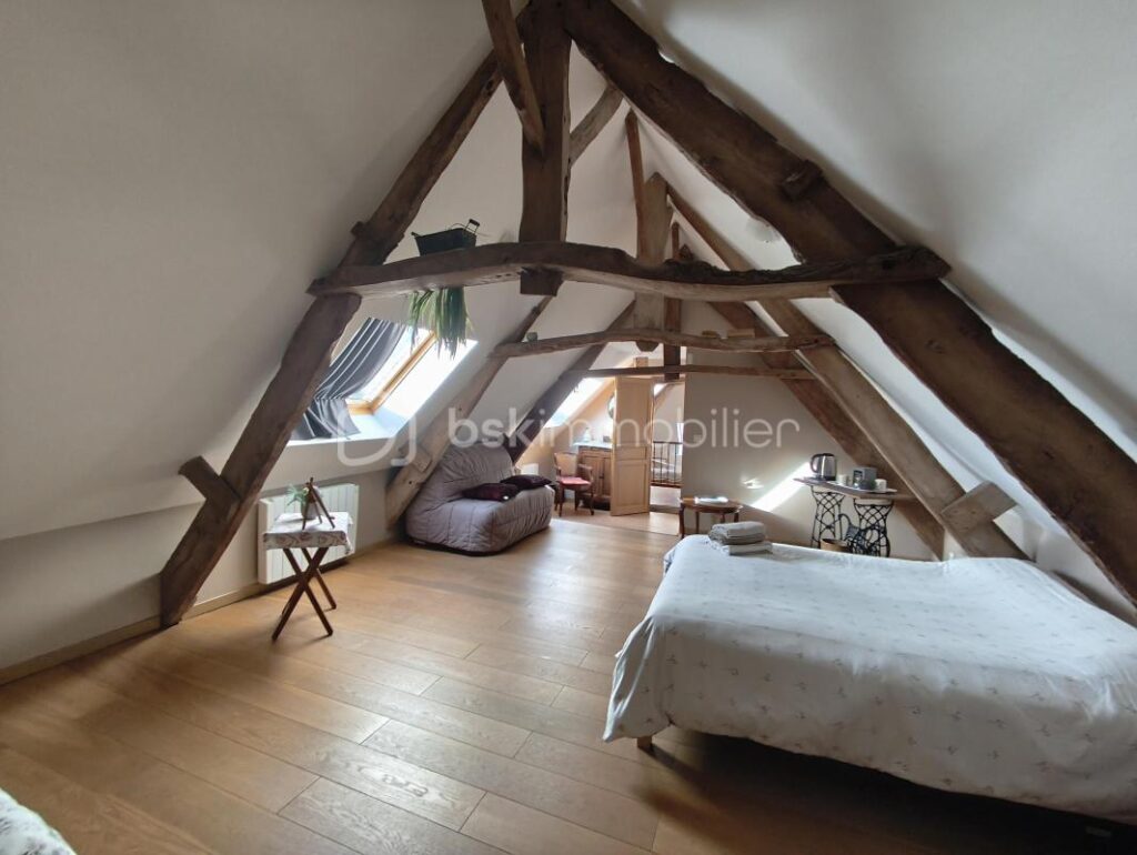 Maison de charme en pierre – Volumes, lumière et sérénité au cœur des marais – 7 pièces – 4 chambres – 245 m²