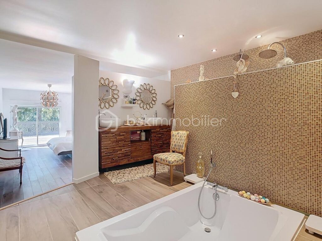 À VENDRE – Maison de prestige avec vue imprenable sur la Marne – Chalifert / Chessy – 8 pièces – 6 chambres – 310 m²