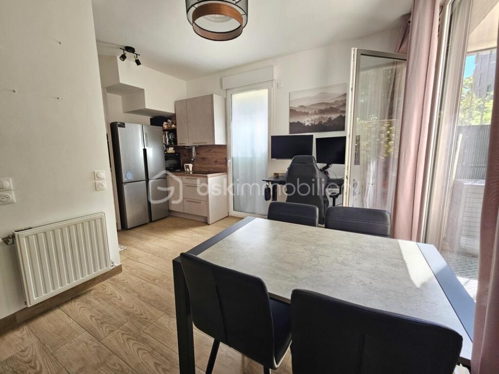 Appartement Duplex F3 2023 bord du canal 2 terrasses parking – 3 pièces – 2 chambres – 63 m²