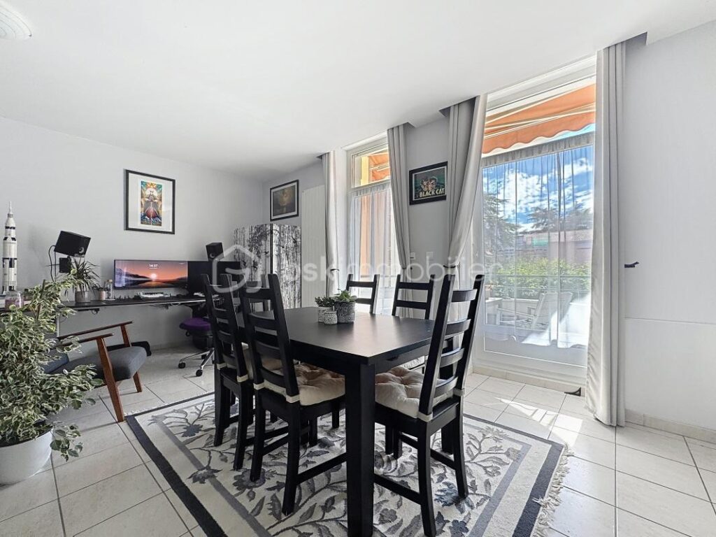 Bel appartement situé sur les hauteurs de Dijon- parking- cave et piscine – 2 pièces – 1 chambre – 51 m²