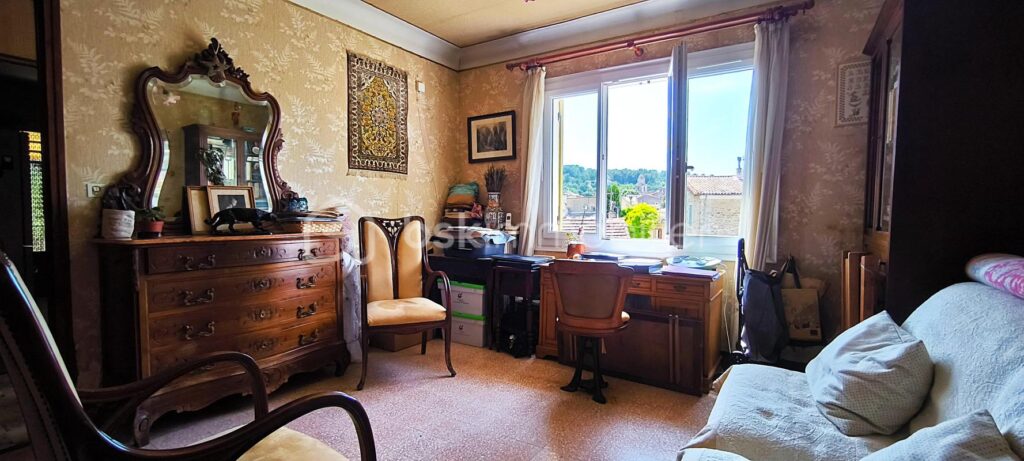 Magnifique maison avec un jardin et un grand garage sur Rognes – 3 pièces – 2 chambres – 95 m²