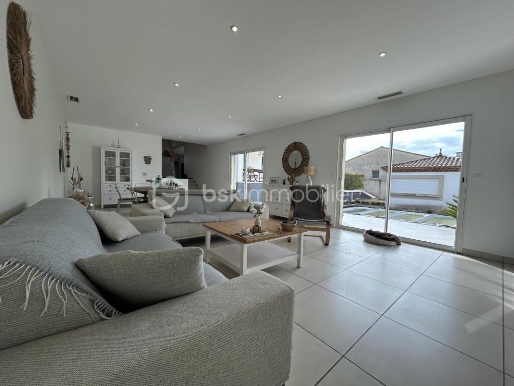 Villa de charme avec piscine – 4 Pièces 138 m² – 4 pièces – 3 chambres – 138 m²