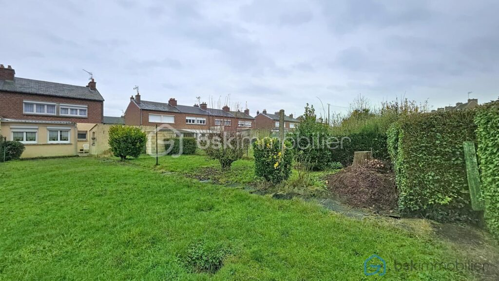 Maison semi-individuelle 4 chambres jardin garage – 6 pièces – 4 chambres – 100 m²