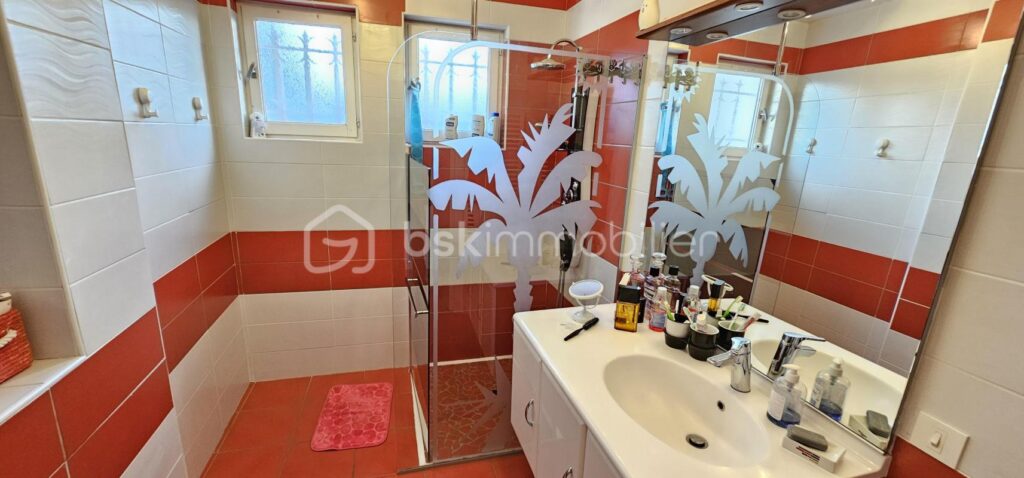 MAISON avec belle vue 165m2 – 4 pièces – 3 chambres – 165 m²