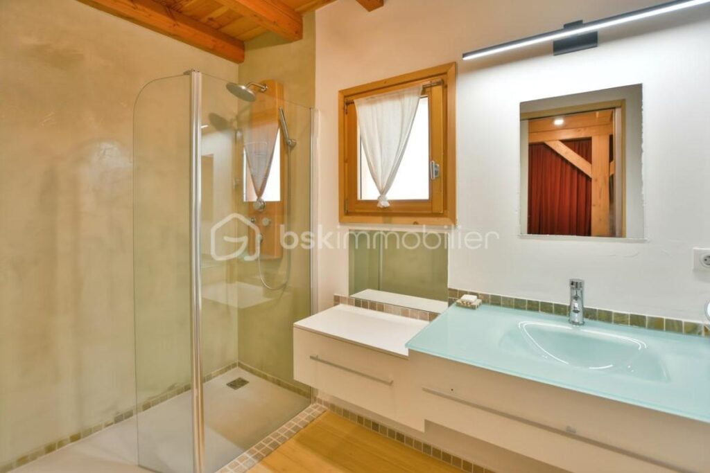 CHALET AVEC VUE PANORAMIQUE, ACCÈS SKI & POTENTIEL LOCATIF – 4 pièces – 3 chambres – 135 m²