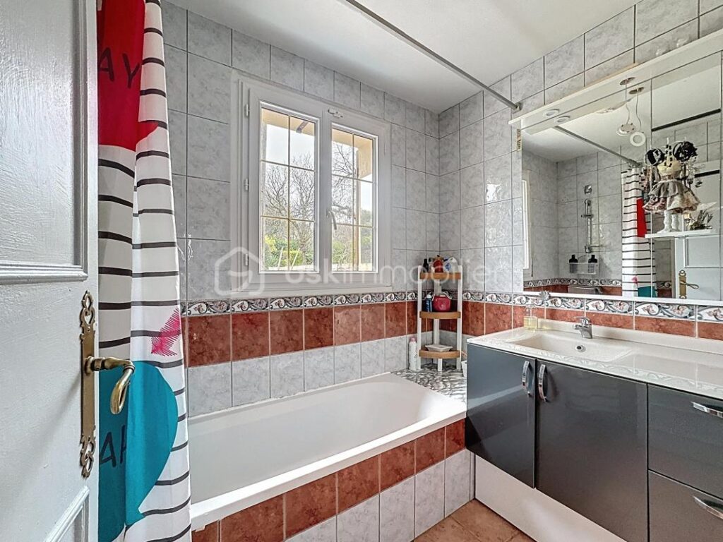 Maison familiale 6 pièces au calme dans un cadre verdoyant – 6 pièces – 5 chambres – 136 m²