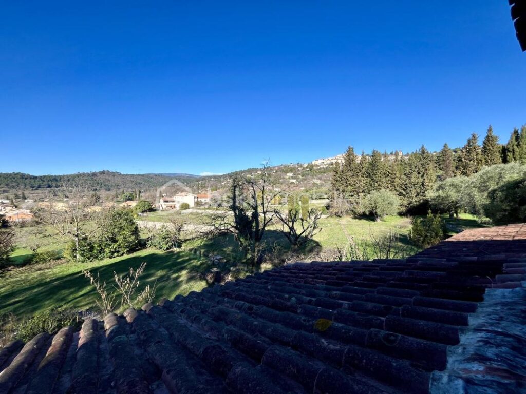 Villa 85 m² sur terrain de 4 200 m² – Callian (Var Est -83440) – Vue village – 3 pièces – 2 chambres – 85 m²