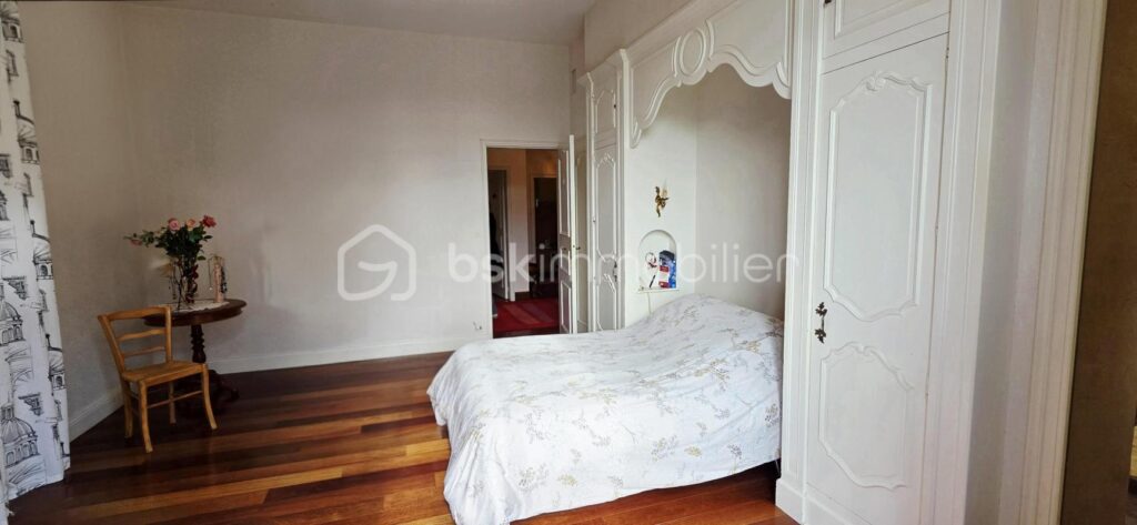 Maison exceptionnelle – 353 m² sur parc de 3 518 m² – 12 pièces – 5 chambres – 353 m²