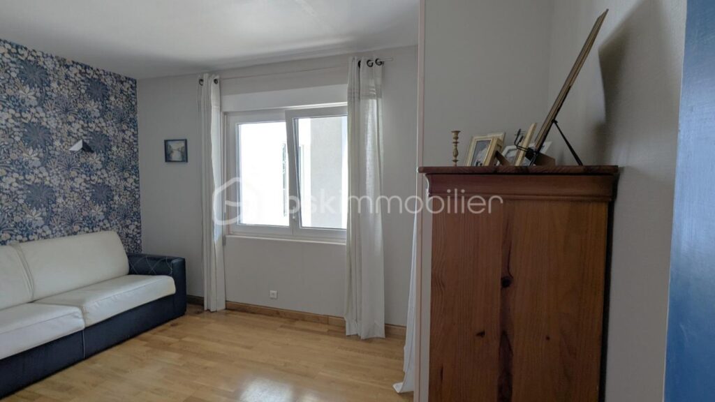 Ensemble de 2 habitations sur une belle parcelle arborée – 8 pièces – 6 chambres – 227 m²