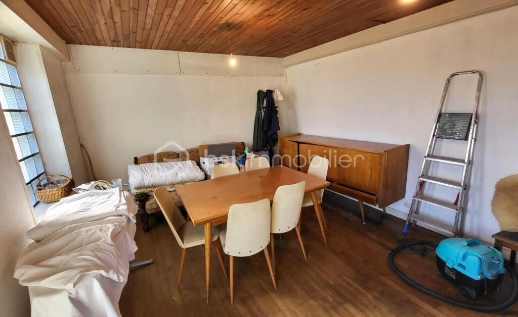 Maison de village au charme intemporel à Noues de Sienne – 7 pièces – 4 chambres – 147 m²