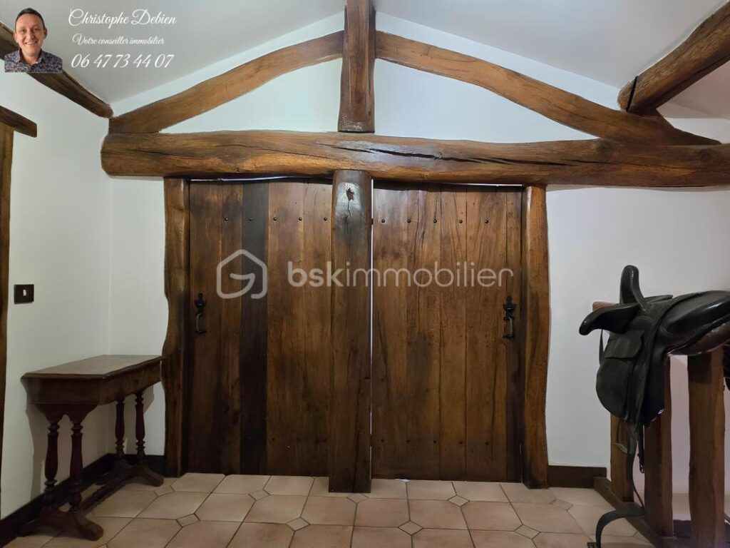 Entre nature, confort et authenticité – Un lieu de vie rare à découvrir aux Lucs-sur-Boulogne – 7 pièces – 4 chambres – 200 m²