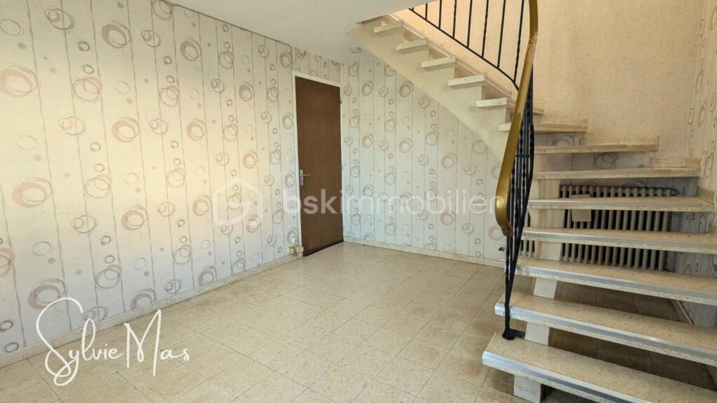 Maisons 4 pièces sur sous sol complet et jardin arboré 2 400 m2 – 5 pièces – 3 chambres – 125 m²