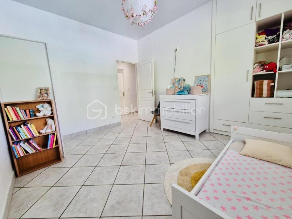 Superbe villa T4 de 200m2 à Matoury – 4 pièces – 3 chambres – 200 m²