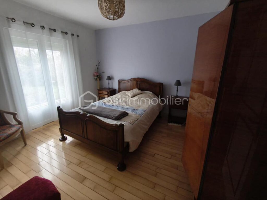 Charmant pavillon familial aux beaux volumes – 7 pièces – 4 chambres – 145 m²