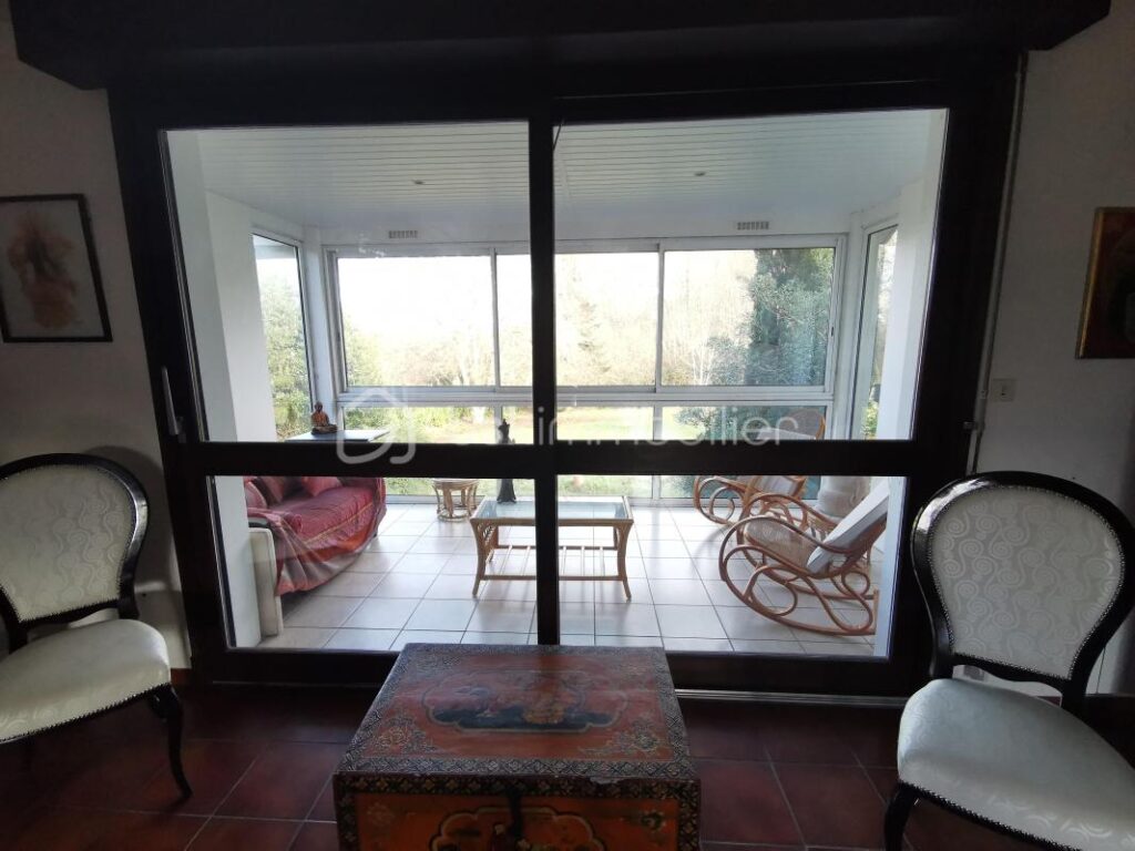 Maison bigourdane de caractère – 6 pièces – 4 chambres – 205 m²