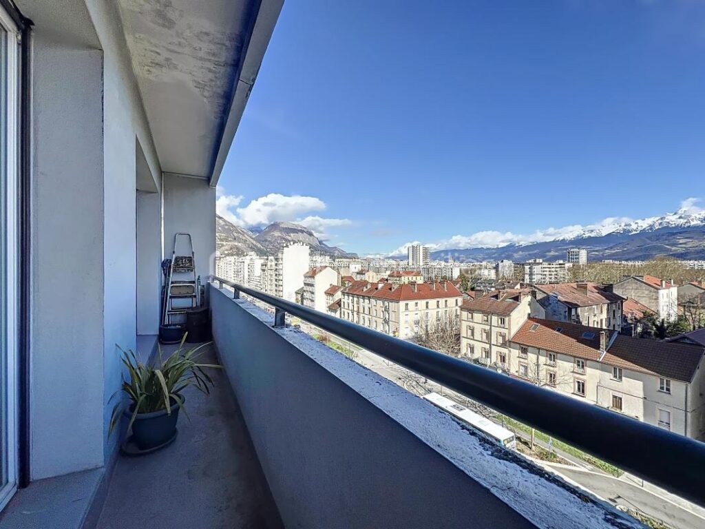 Appartement de 110m2 avec balcon + cave – 5 pièces – 3 chambres – 110 m²