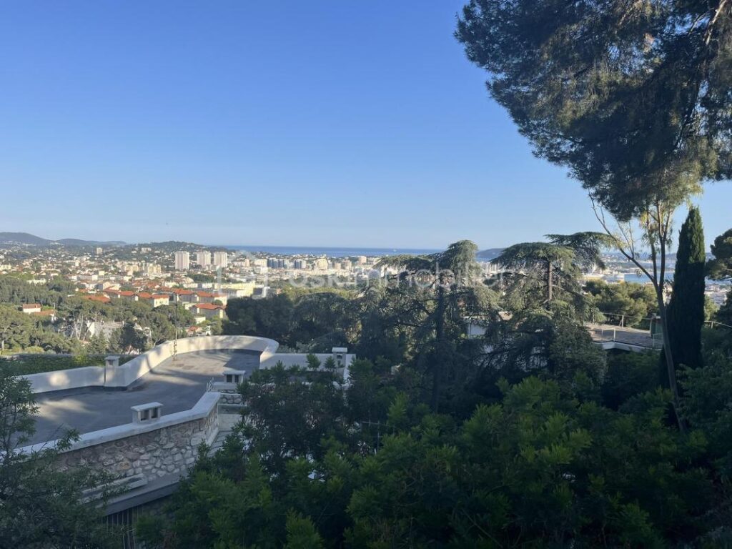*** MAISON DE CARACTERE / VUE MER / QUARTIER FARON TOULON *** – 7 pièces – 5 chambres – 245 m²