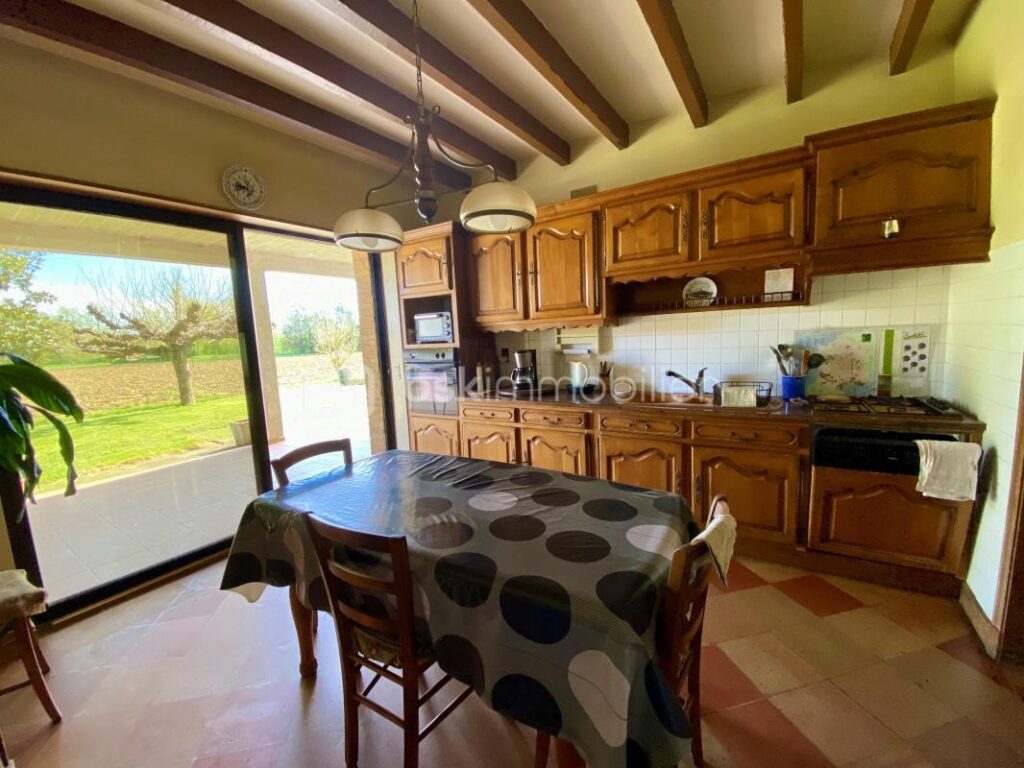 MAISON MOULIN – 8 pièces – 5 chambres – 240 m²