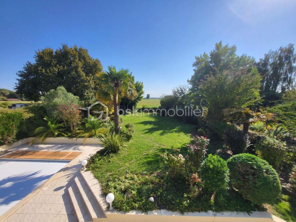 GARLIN – Maison lumineuse avec piscine, ascenseur et toit-terrasse – Vue Pyrénées – 6 pièces – 4 chambres – 145 m²