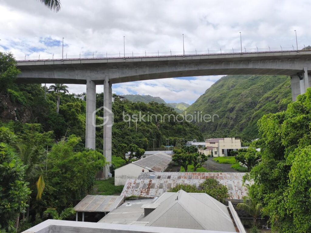 📢 EXCLUSIVITÉ BSK IMMOBILIER – Appartement Duplex T3 , vue montagne, sans vis à vis – Saint-Denis – 3 pièces – 2 chambres – 63 m²