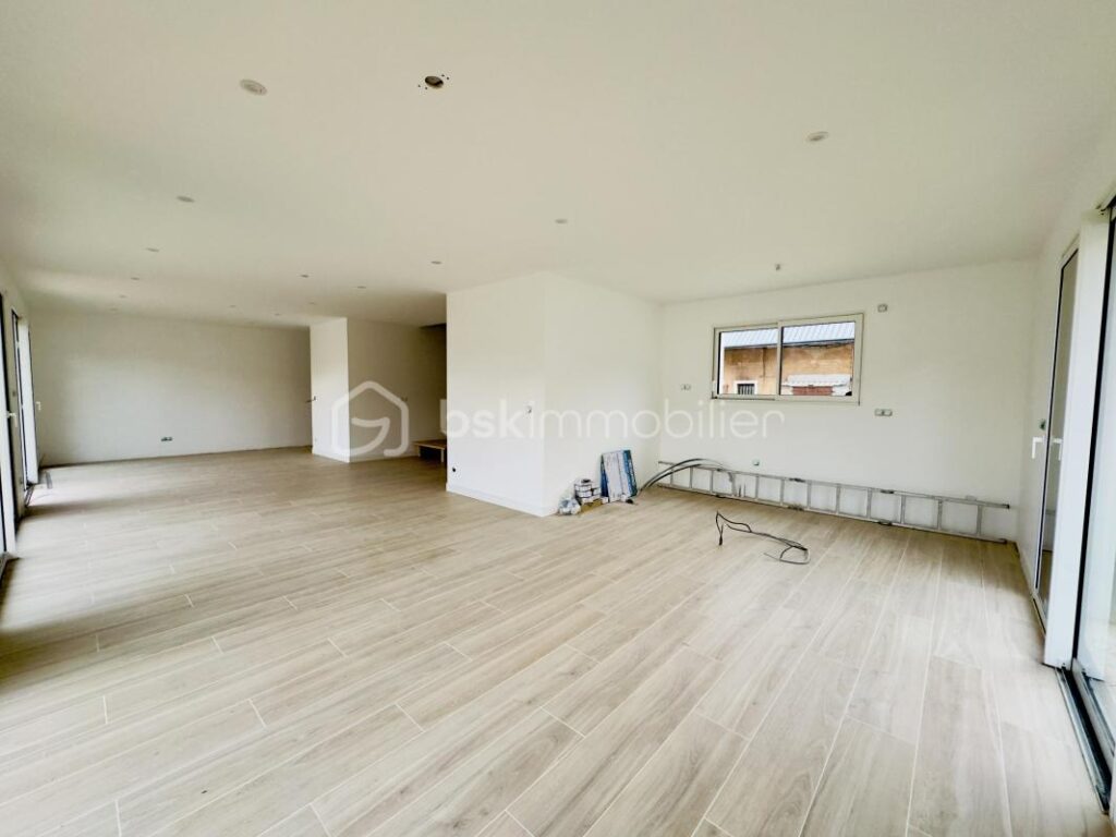 Maison T4 de 2025 RE 2020 à Pugny-Chatenod – 4 pièces – 3 chambres – 123 m²