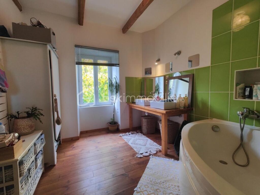 🏡 Maison de charme en pierre – 7 pièces – Vue exceptionnelle sur le Puy-de-Dôme – 7 pièces – 5 chambres – 150 m²