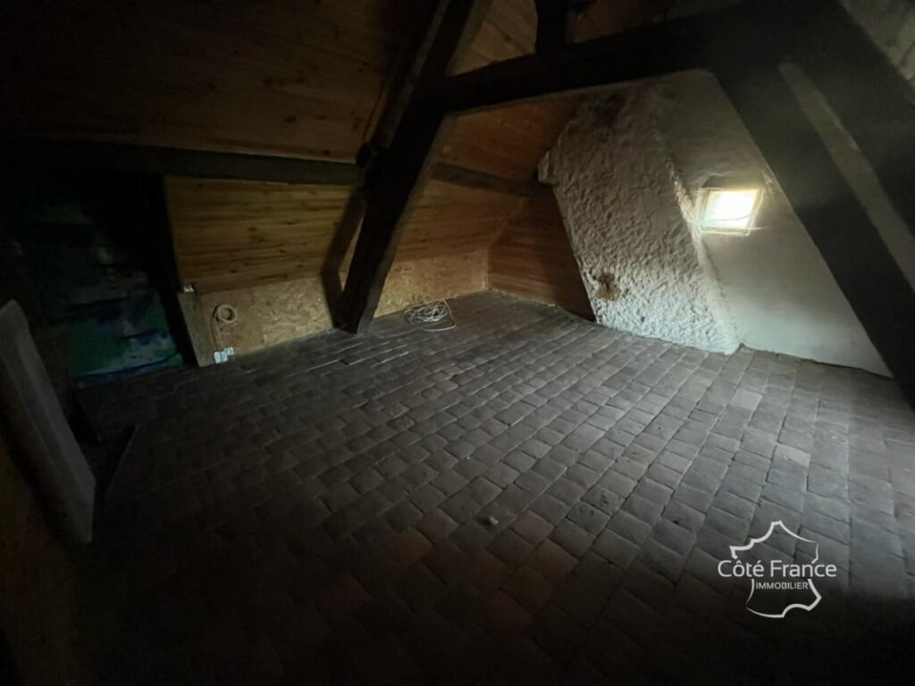 maison de 3 chambres au calme avec dépendances donnant sur l – 5 pièces – 3 chambres – 114 m²