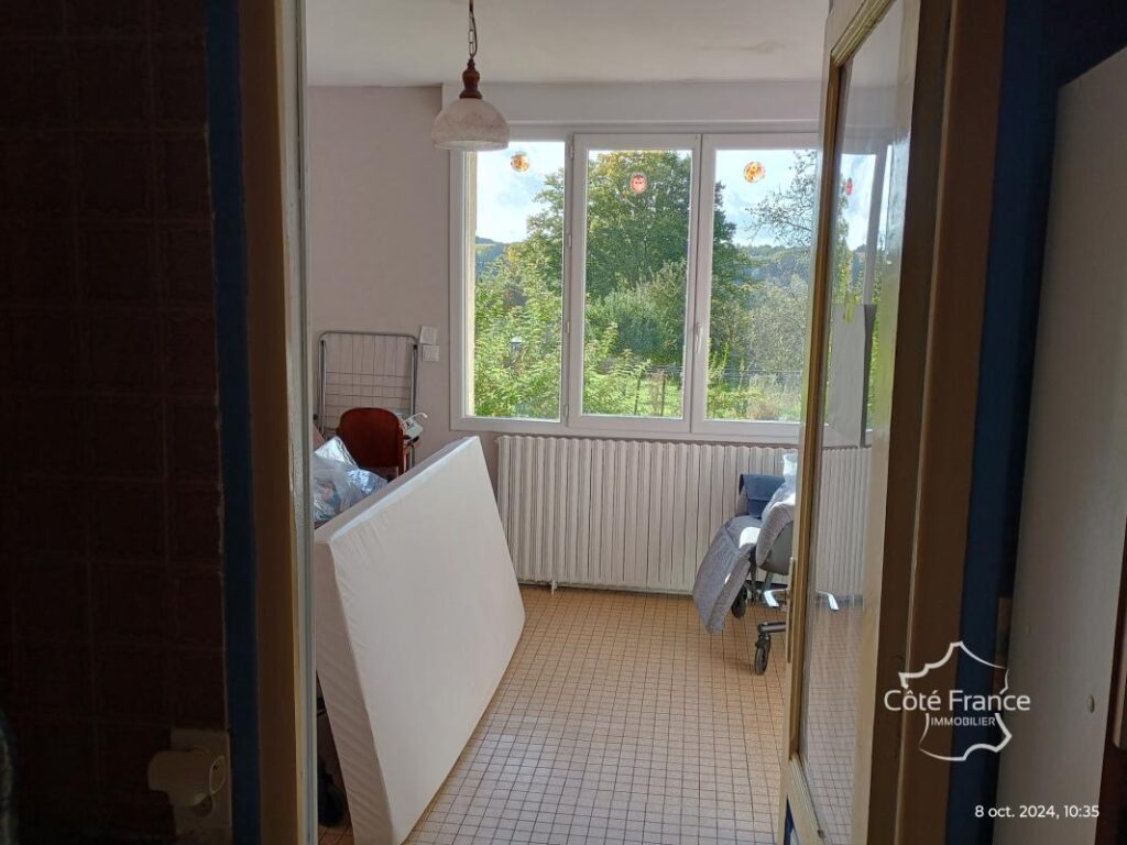 AISNE (02) – GERGNY – Maison de village à rénover – 10 pièces – 6 chambres – 210 m²