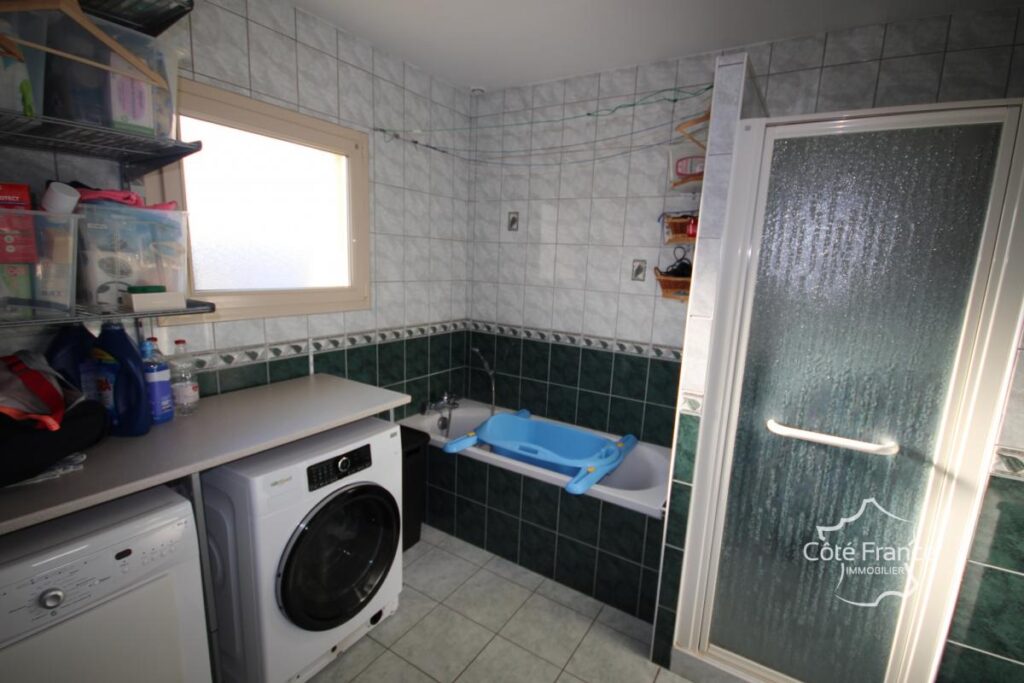 MAISON D’EXCEPTION 8 chambres, habitable de plain pied, avec – 9 pièces – 8 chambres – 212 m²