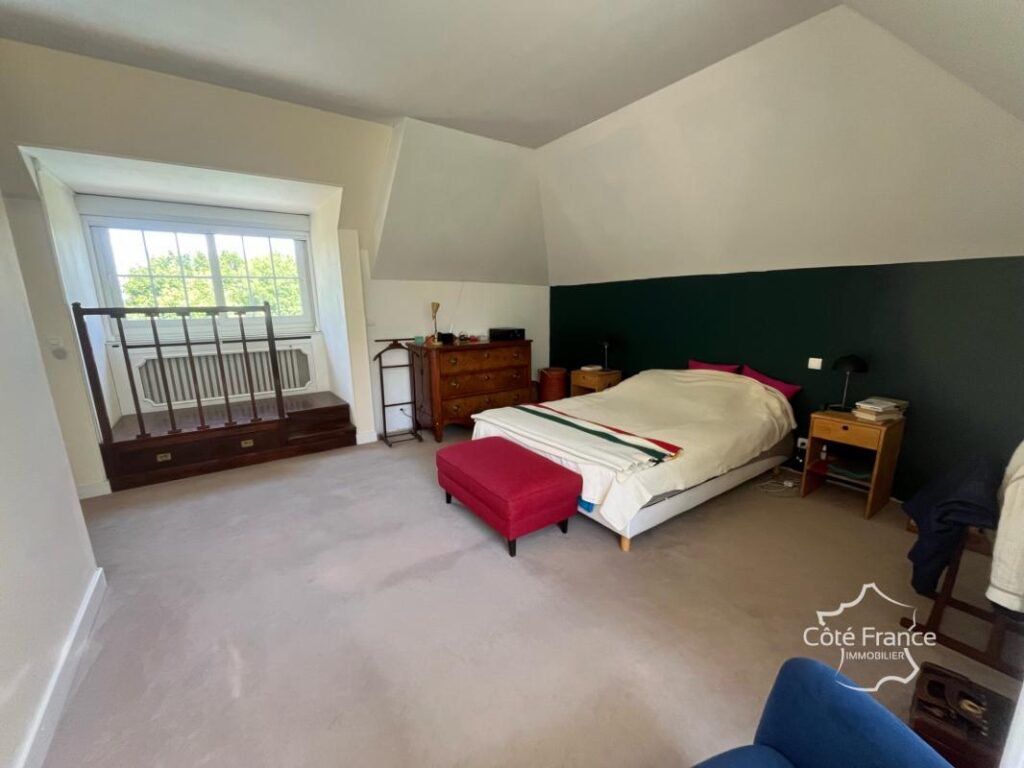 Élégante propriété familiale avec dépendance, terrain, pisci – 8 pièces – 5 chambres – 236 m²