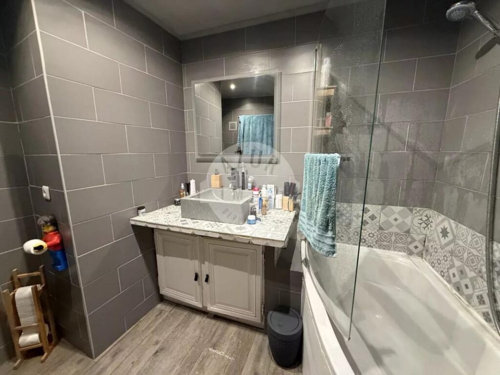 Maison de ville de type 3 d’env. 82.91 m² en R+4_Auriol – 3 pièces – 2 chambres – 82 m²