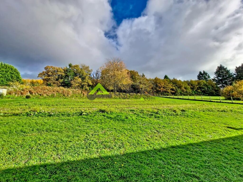 Maison sur sous-sol – BOURGANEUF – 5 pièces – 4 chambres – 125 m²