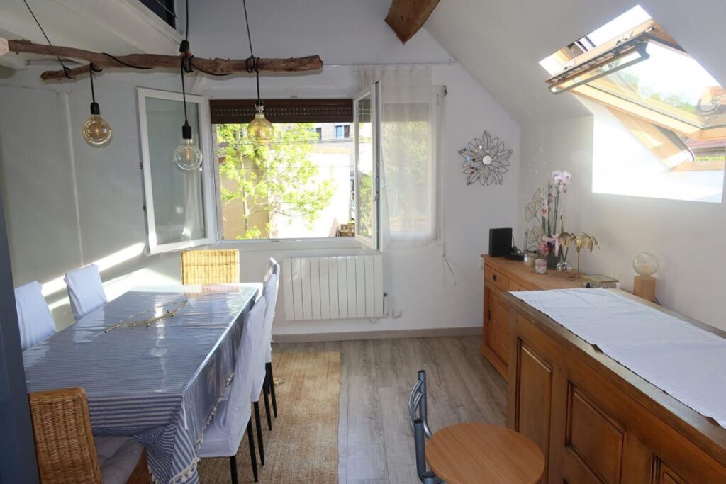 Appartement Auxon Dessous 5 pièce(s) 150 m2 – 5 pièces – 3 chambres – 150 m²