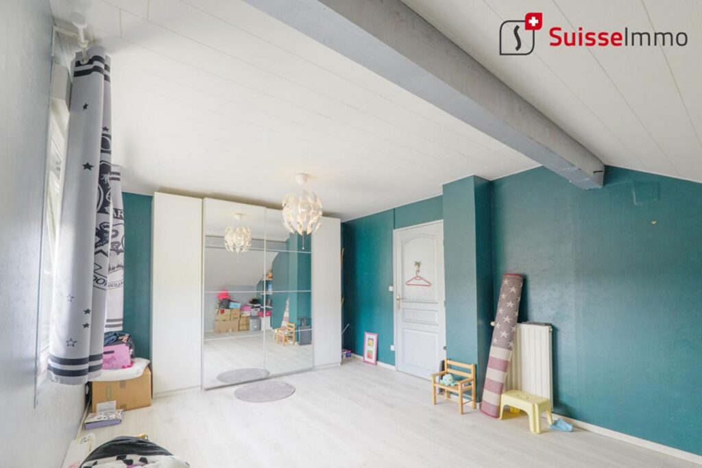 Maison Feche L’Eglise – 9 pièce(s) -188 m2 – 9 pièces – 5 chambres – 188 m²