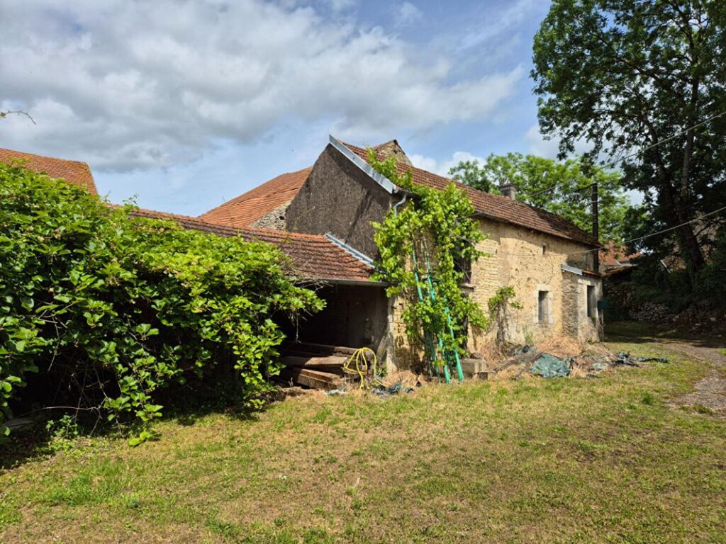 Maison de village secteur Champlitte 5 pièce(s) 150 m2 + maisonnette 80 m2 – 5 pièces – 4 chambres – 230 m²