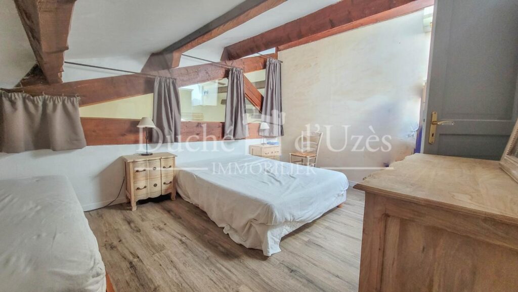 Maison en pierre – 8 pièces – 4 chambres – 160 m²